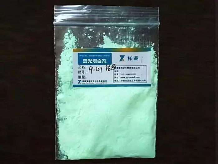 翡翠鐲子里的熒光劑會致癌？玉器店老板不會告訴你的秘密！